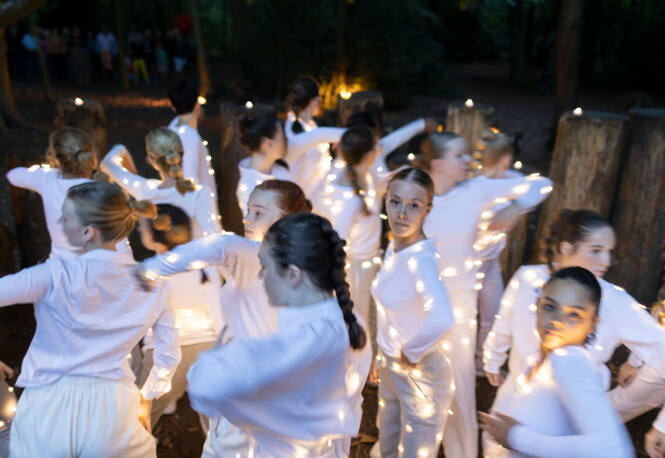 Wonder Dance Photo: John Miller